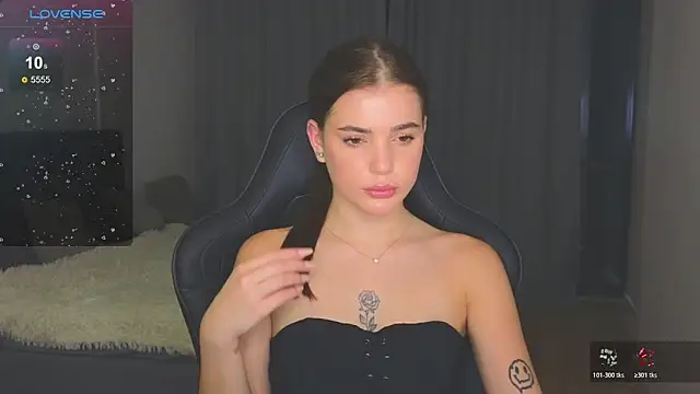 adrianawow1 online show from October 2025 01:18:01 AM