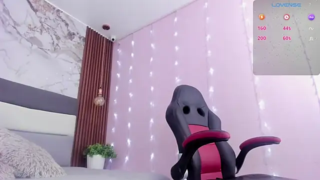 ALICESTARKK online show from February 2026 01:26:02 PM