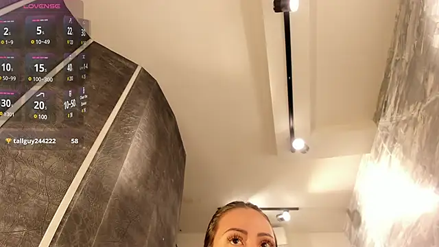 juliasprousse  online show from January 2025 04:25:02 AM