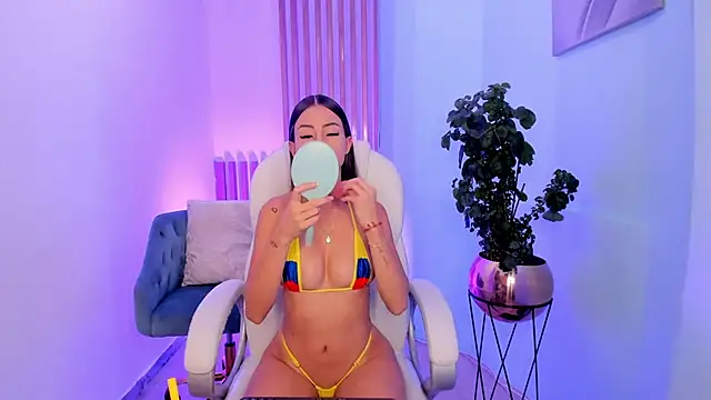 juliasprousse  online show from February 2025 04:51:02 AM