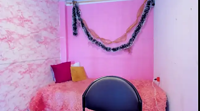 Snapshot of Brunette_sasha chatting on December 2024 12:59:02 PM Brunette sasha online show from December 2024 12:59:02 PM