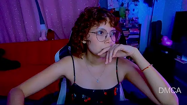 Snapshot of Drea_Foox chatting on June 2026 04:15:02 AM Drea Foox online show from June 2026 04:15:02 AM
