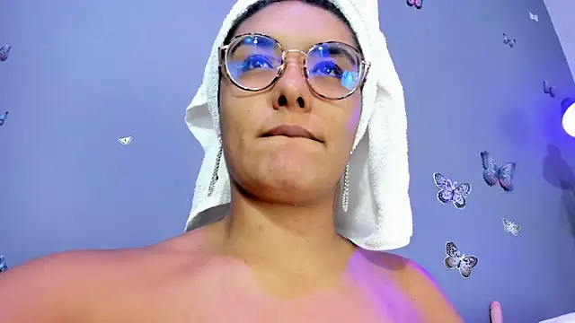 Kaira mosse online show from October 2025 12:17:02 PM