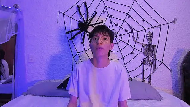 Snapshot of alexandersawyer chatting on October 2025 04:10:02 AM alexandersawyer online show from October 2025 04:10:02 AM