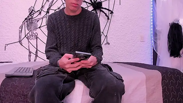 Snapshot of alexandersawyer chatting on October 2025 04:35:02 AM alexandersawyer online show from October 2025 04:35:02 AM