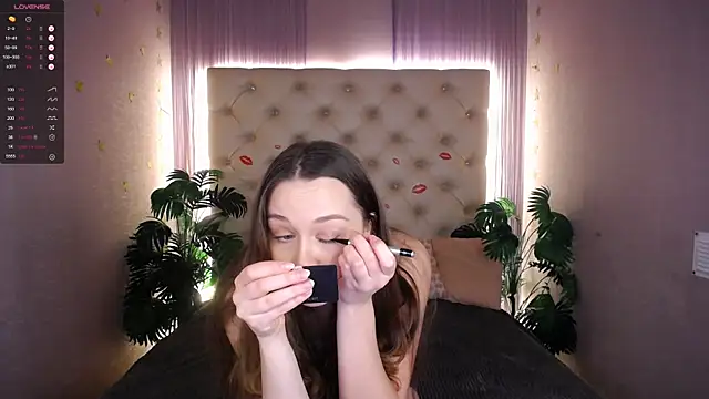 Julie Rhodes online show from December 2024 12:44:02 PM