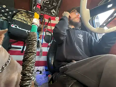 XMeF10 online show from November 2025 03:23:01 PM