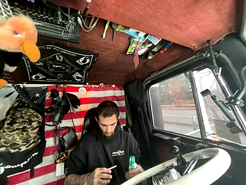 XMeF10 online show from December 2025 07:43:01 PM