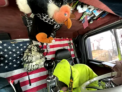 XMeF10 online show from December 2025 07:07:02 PM