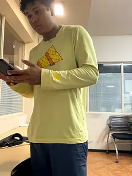 Brencuz online show from September 2025 04:01:02 PM