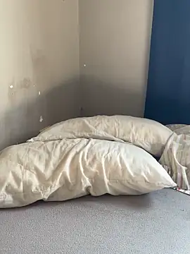 Brencuz online show from October 2025 03:56:02 PM