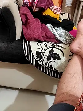 Akhil3290 online show from April 2026 04:37:01 PM