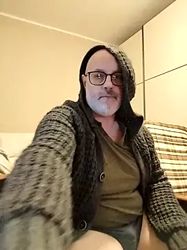 Snapshot of fatbaronetto chatting on October 2025 08:31:01 PM fatbaronetto online show from October 2025 08:31:01 PM