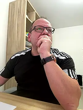 coupleLatinaLovers online show from January 2026 08:19:01 AM