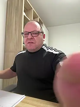 coupleLatinaLovers online show from January 2026 08:18:01 AM