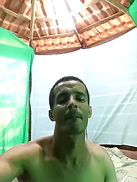 Snapshot of morenogato100 chatting on April 2026 01:06:01 PM morenogato100 online show from April 2026 01:06:01 PM