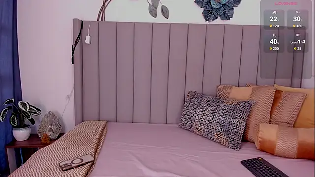 Snapshot of Saray_M_ chatting on October 2025 05:15:02 PM Saray M online show from October 2025 05:15:02 PM