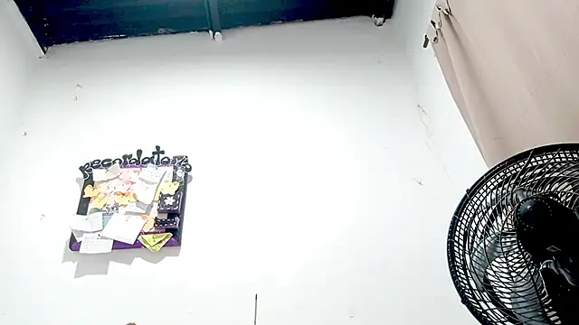 PetiteIvoryQueen19 online show from October 2025 05:21:02 AM