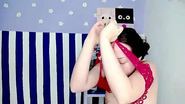 PetiteIvoryQueen19 online show from April 2026 05:43:02 AM