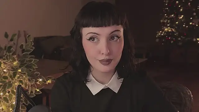 vinylstore online show from December 2024 05:00:01 PM