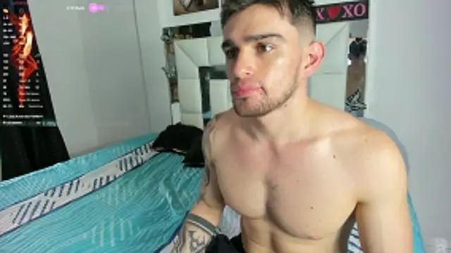 Snapshot of Sexy_Alejandro_ chatting on December 2024 06:39:01 PM Sexy Alejandro online show from December 2024 06:39:01 PM
