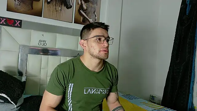 Snapshot of Sexy_Alejandro_ chatting on February 2025 11:17:02 AM Sexy Alejandro online show from February 2025 11:17:02 AM