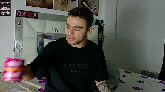 Snapshot of Sexy_Alejandro_ chatting on February 2025 11:20:01 AM Sexy Alejandro online show from February 2025 11:20:01 AM