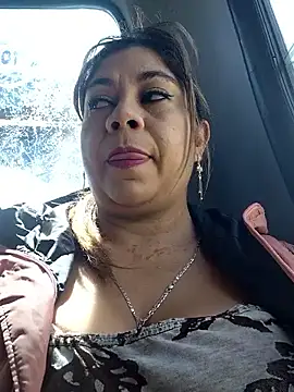 Laura-Hernandez online show from November 2025 03:23:02 PM