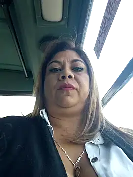 Laura-Hernandez online show from March 2026 02:12:01 PM