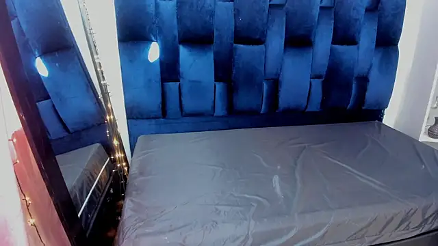 Stefyrossy online show from April 2026 02:07:01 PM