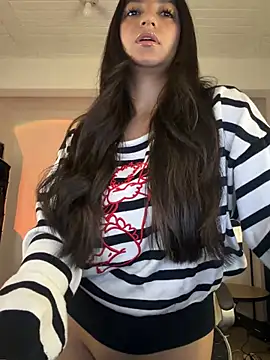 Snapshot of aly_golden_ chatting on June 2026 03:59:01 PM aly golden online show from June 2026 03:59:01 PM