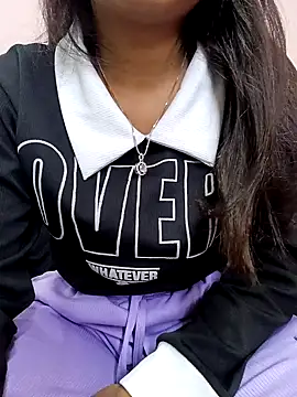 Snapshot of Ananya_34 chatting on February 2025 03:43:02 AM Ananya 34 online show from February 2025 03:43:02 AM