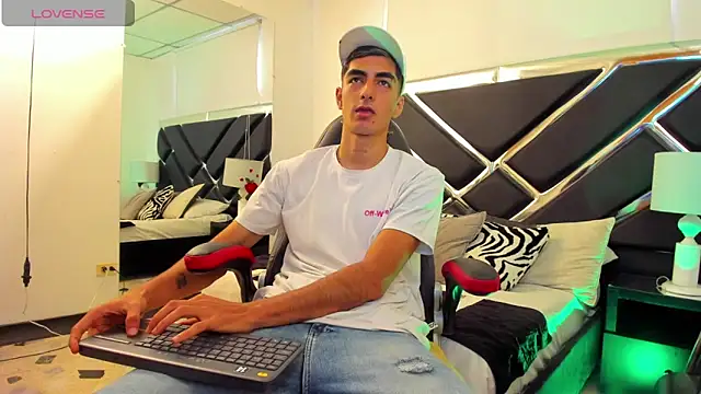 DimitryHank online show from December 2024 05:35:02 PM