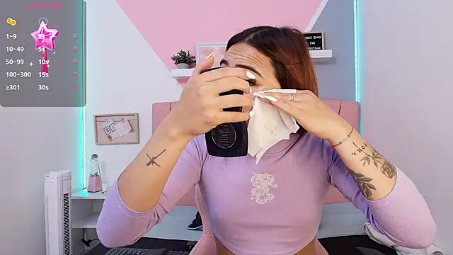 Snapshot of MiissIvy chatting on December 2024 12:00:02 PM MiissIvy online show from December 2024 12:00:02 PM