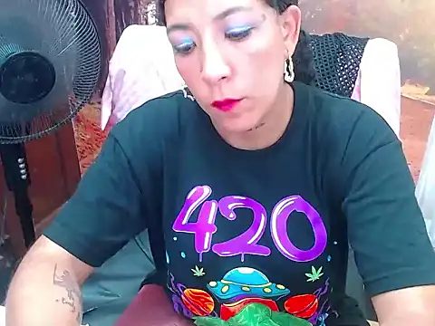 Snapshot of pervert_lau chatting on December 2024 02:41:02 PM pervert lau online show from December 2024 02:41:02 PM