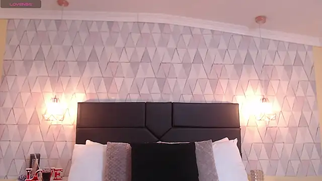 JustinePerry online show from January 2025 04:04:01 AM