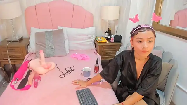 Candy5Girl online show from December 2024 11:03:01 PM