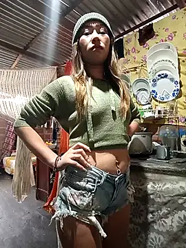 Snapshot of samy-blonde chatting on September 2025 03:06:01 PM samy-blonde online show from September 2025 03:06:01 PM