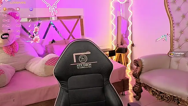 Moonshine tay online show from September 2025 07:39:02 PM