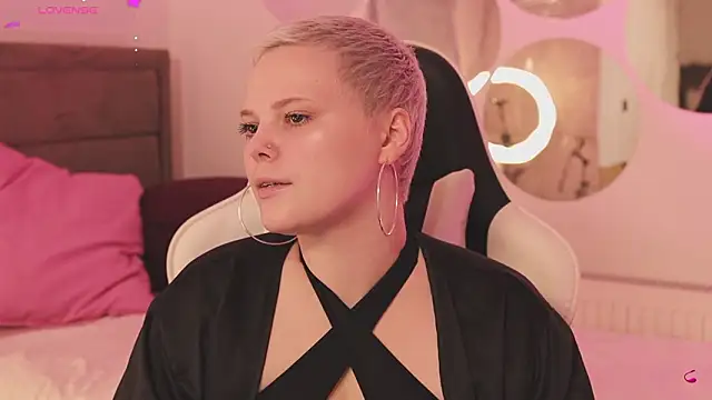 LikaBerry1 online show from February 2026 11:17:01 AM