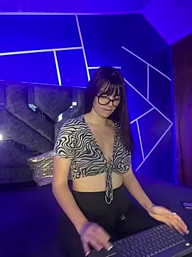 Snapshot of angel_natural chatting on January 2025 07:28:01 PM angel natural online show from January 2025 07:28:01 PM
