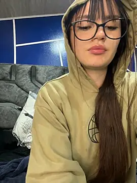 Snapshot of angel_natural chatting on February 2025 10:25:01 PM angel natural online show from February 2025 10:25:01 PM