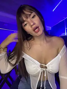 Snapshot of angel_natural chatting on March 2025 08:22:01 PM angel natural online show from March 2025 08:22:01 PM