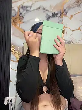 angel natural online show from November 2025 07:57:02 PM