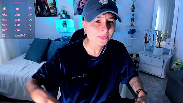Snapshot of ZuryRamirez_ chatting on December 2025 07:10:01 PM ZuryRamirez online show from December 2025 07:10:01 PM
