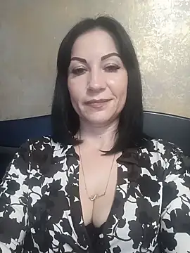 Snapshot of FireLily332 chatting on January 2025 10:23:01 PM FireLily332 online show from January 2025 10:23:01 PM