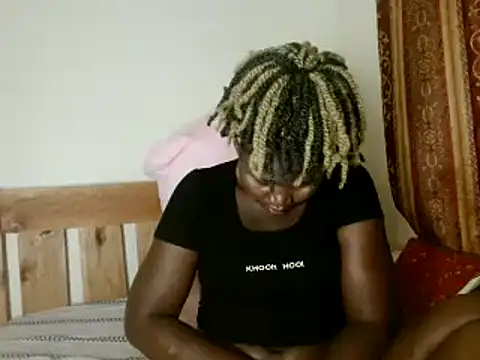 Snapshot of Sexxy_prity25 chatting on January 2025 10:56:01 PM Sexxy prity25 online show from January 2025 10:56:01 PM