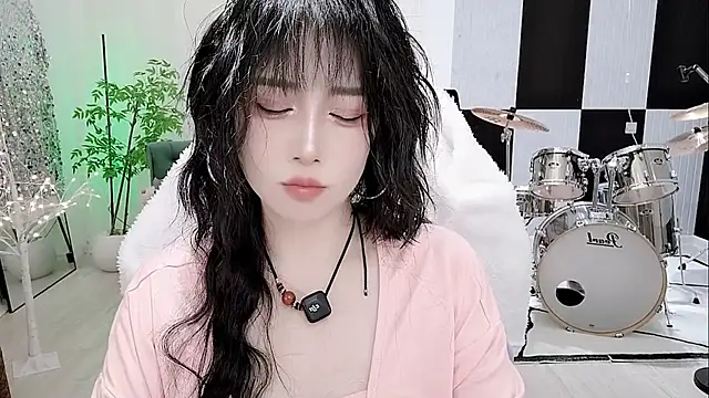 Snapshot of Vaness-a chatting on September 2025 04:12:01 PM Vaness-a online show from September 2025 04:12:01 PM