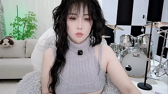 Snapshot of Vaness-a chatting on October 2025 12:41:02 PM Vaness-a online show from October 2025 12:41:02 PM