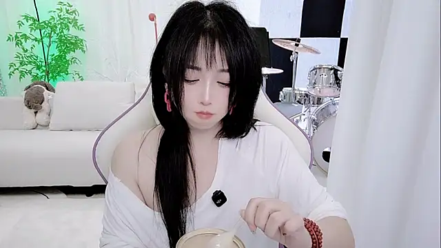 Vaness-a online show from November 2025 03:49:01 PM